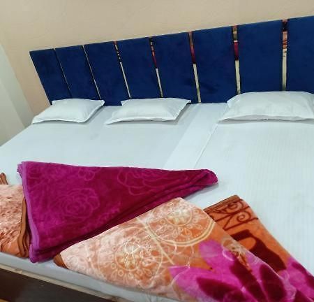 Hotel Rolex Ujjain Eksteriør billede