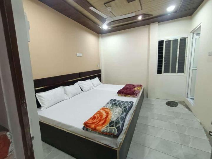 Hotel Rolex Ujjain Eksteriør billede